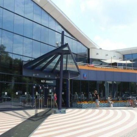 P&O Serviced Apartments Pulawska Warschau Buitenkant foto