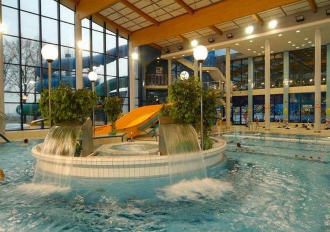 P&O Serviced Apartments Pulawska Warschau Buitenkant foto